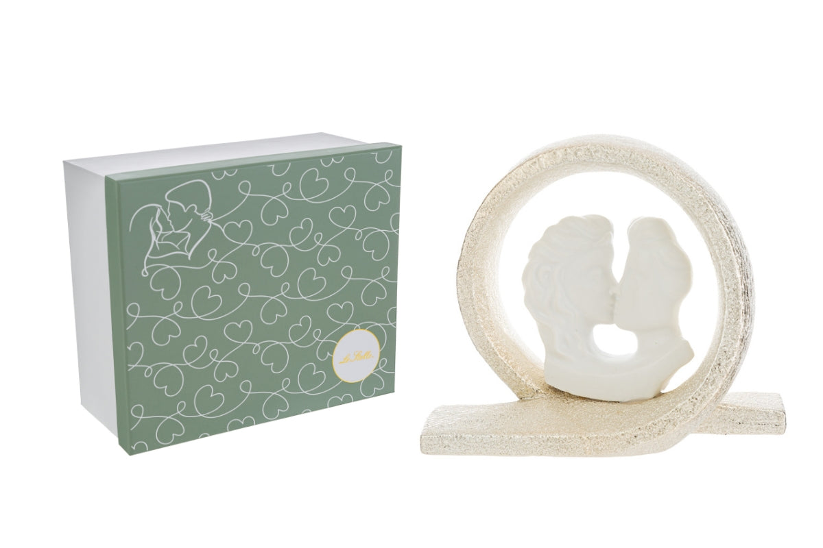 Coppia bacio porcellana